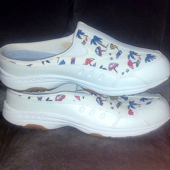 EASY SPIRIT TRAVELTIME SIZE 10W SLIP ON CLOGS MULES WHITE OCEAN BEACH PALM TREES - Picture 4 of 7